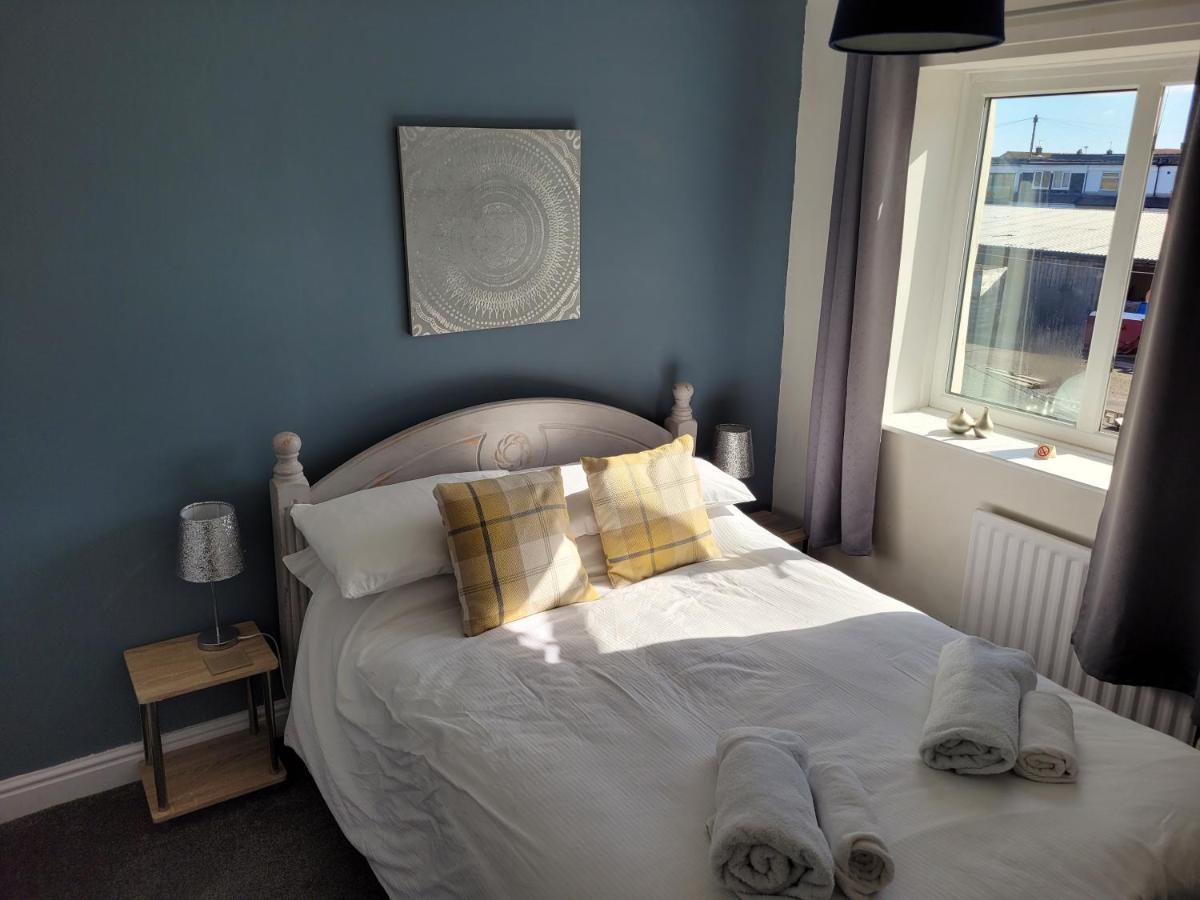 Amble Harbour Retreats Hotel Exterior photo